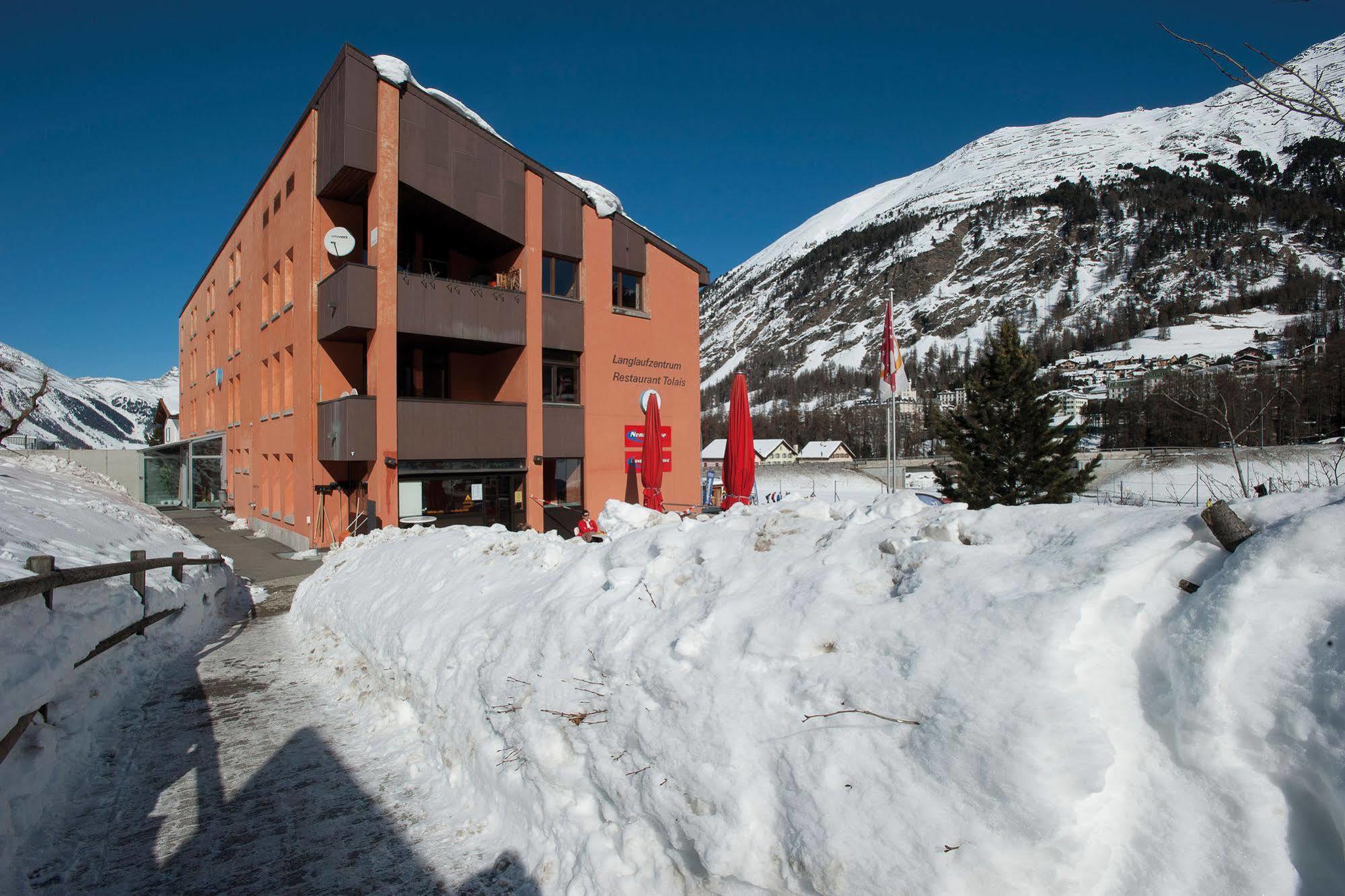 Pontresina Youth Hostel Екстер'єр фото